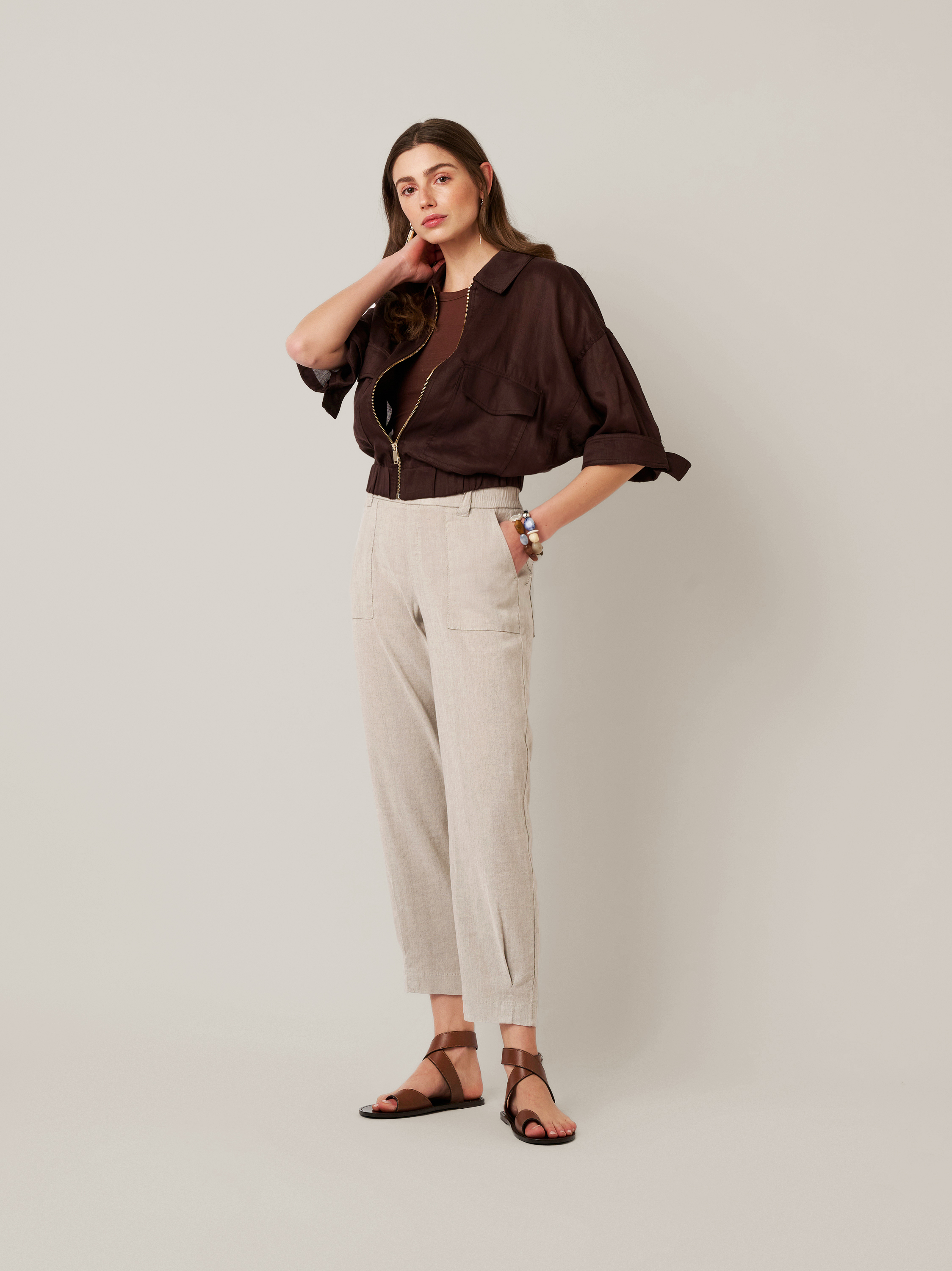 Womens trousers Mara Tapered in grey, tapered-fit trousers made of linen, outfit view worn by model