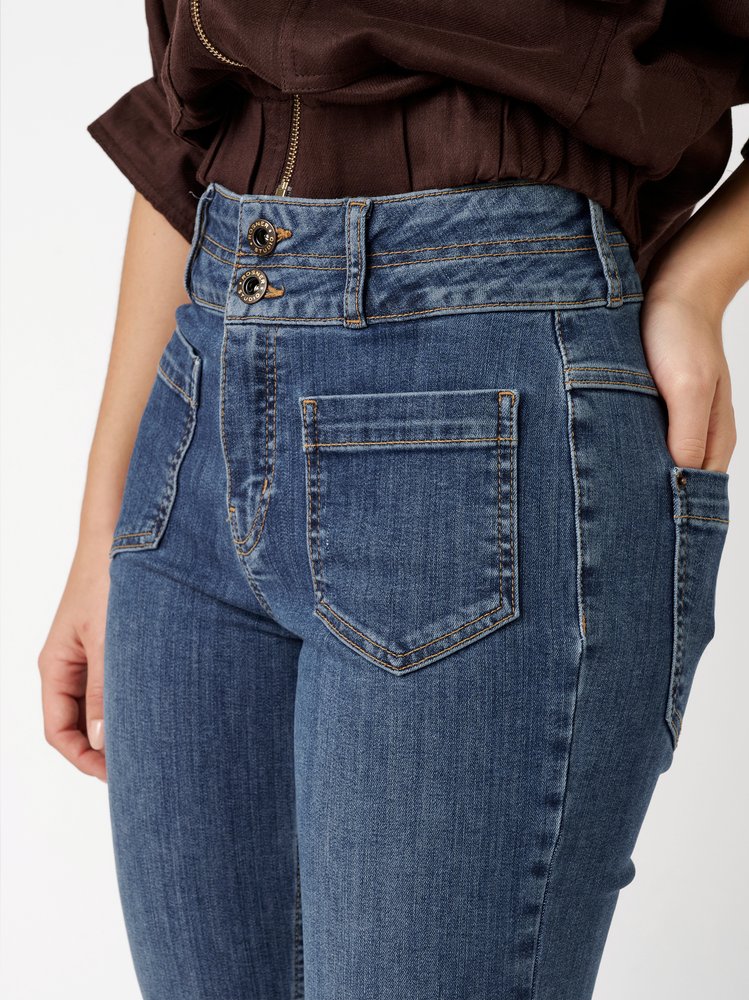 Womens jeans Audrey Bootcut in mid blue, bootcut jeans with front pockets, detail view