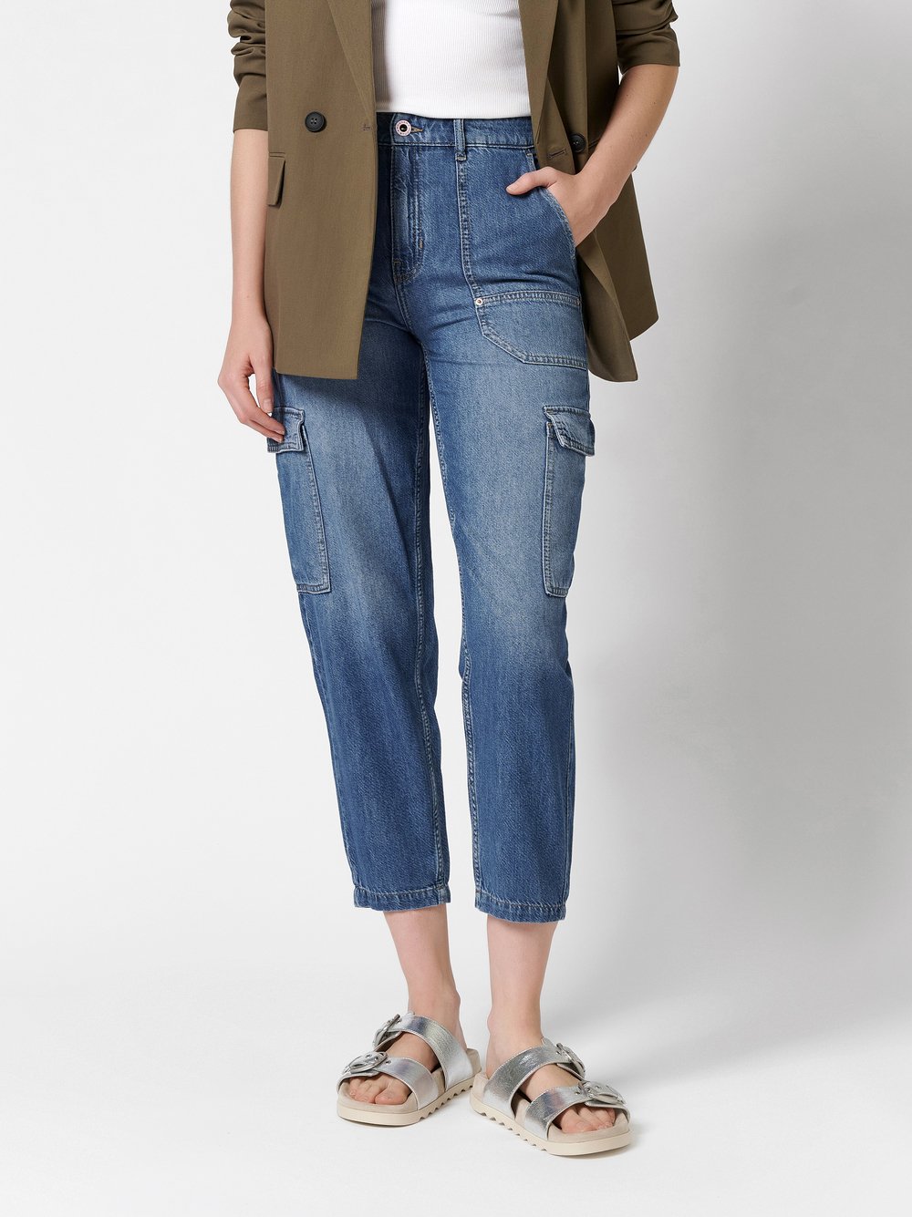 Jeans Mara_083 mid blue front view Jeans Mara_083 mid blue front view