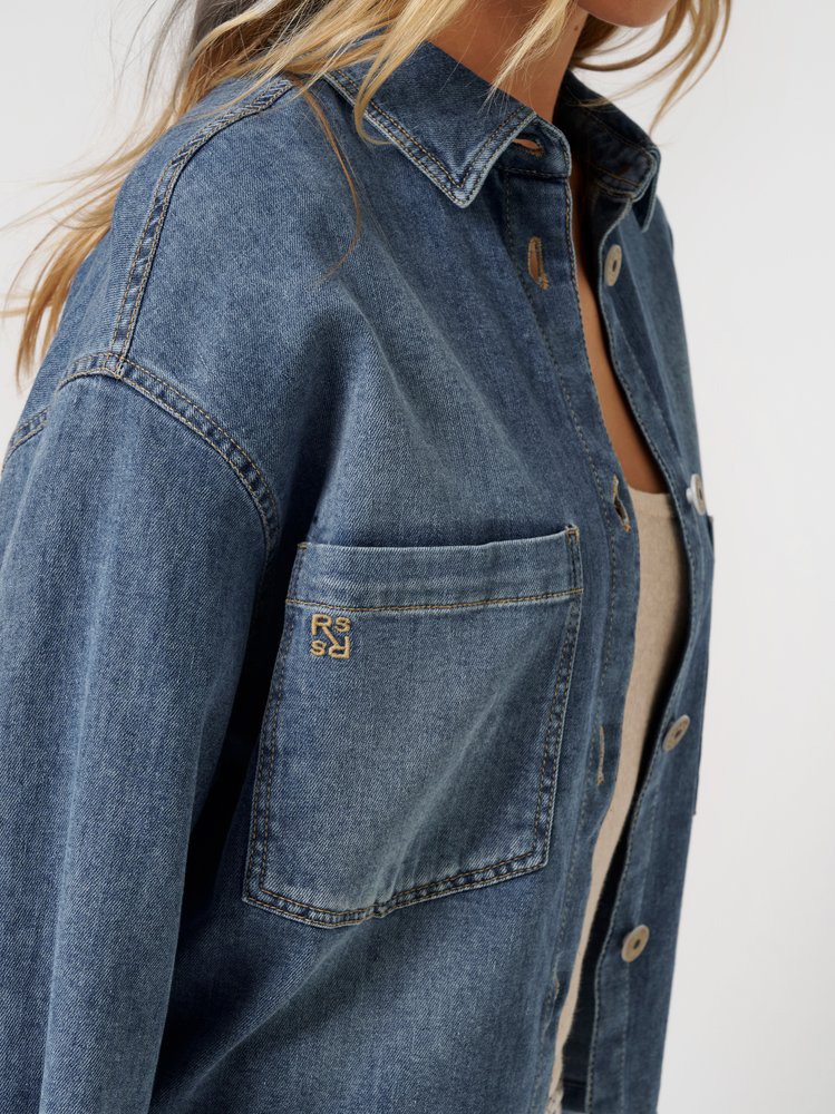 Womens jacket Jamie in mid blue, short jacket made of denim, detail view