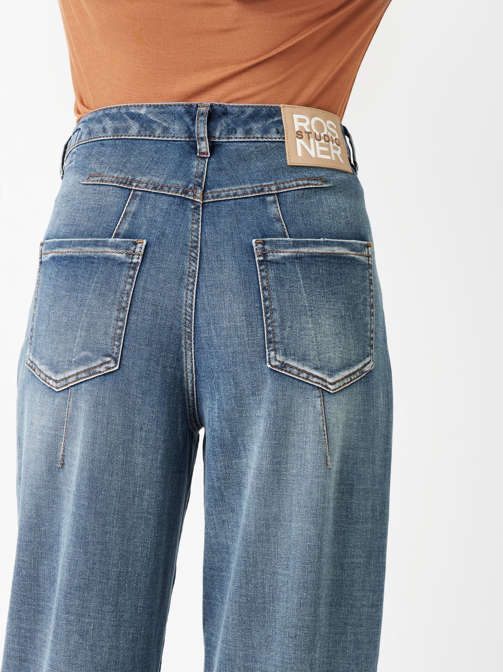 Jeans Mara_385 mid blue detail view