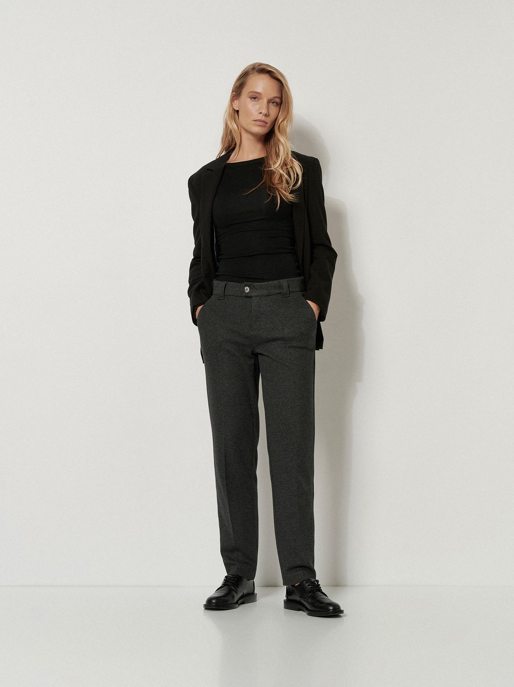 Womens trousers May Easy in Anthracite, slim-fit trousers with a tailored look, outfit view worn by model