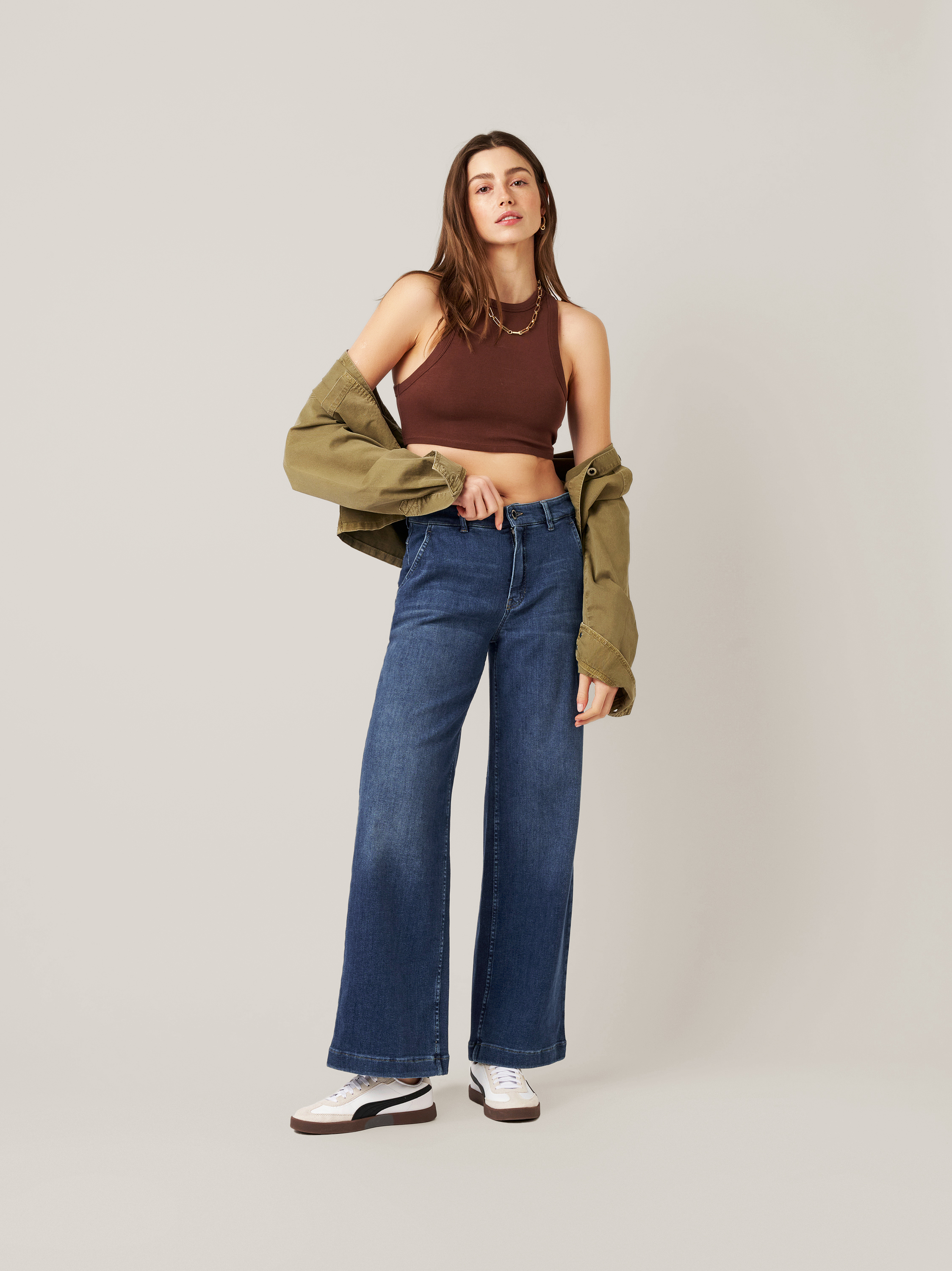 Womens jeans Audrey Wide in mid blue, wide-leg jeans, front view worn by model