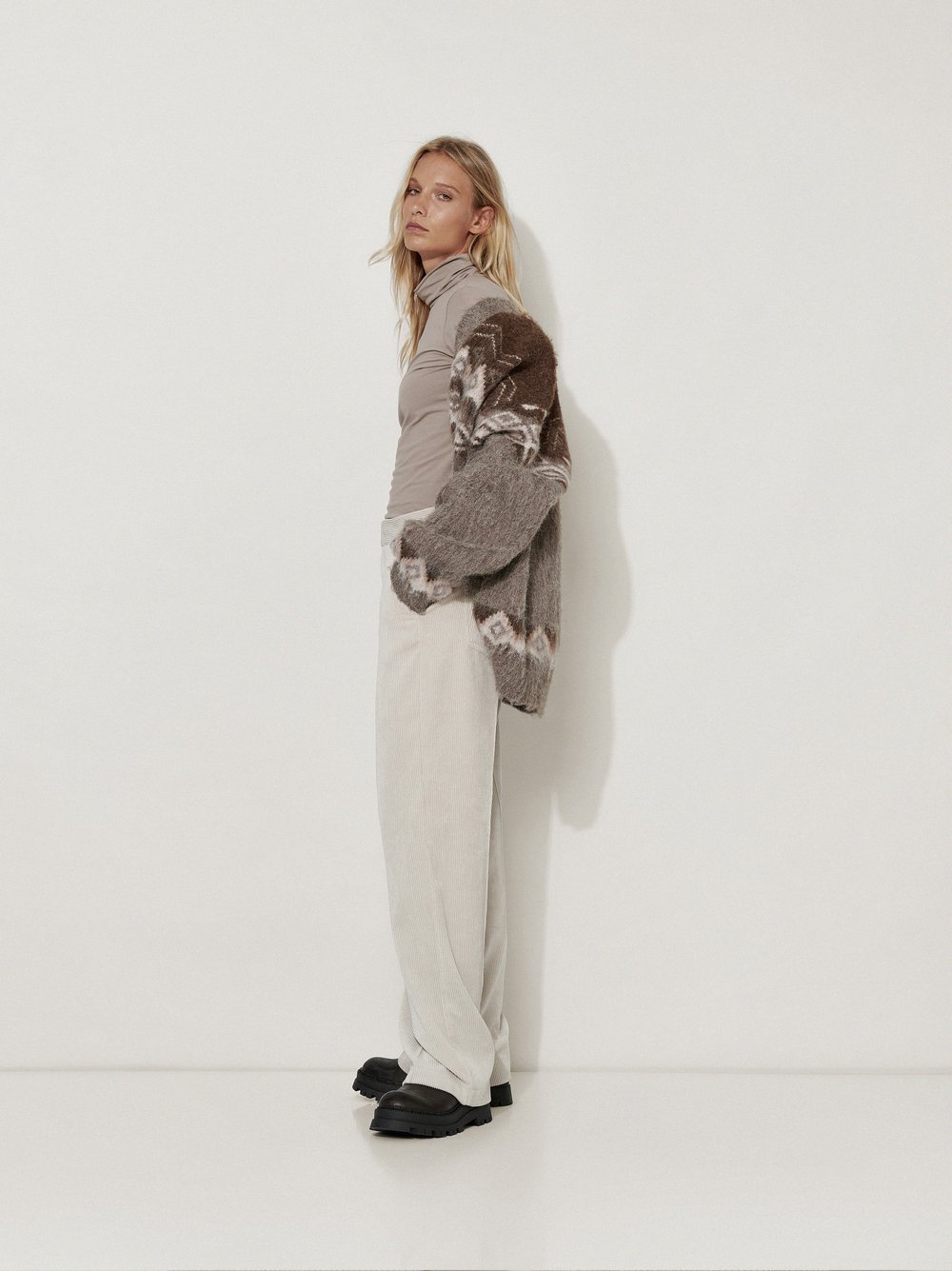 Womens trousers Mara Wide in Ecru, wide-leg corduroy trousers, front view worn by model