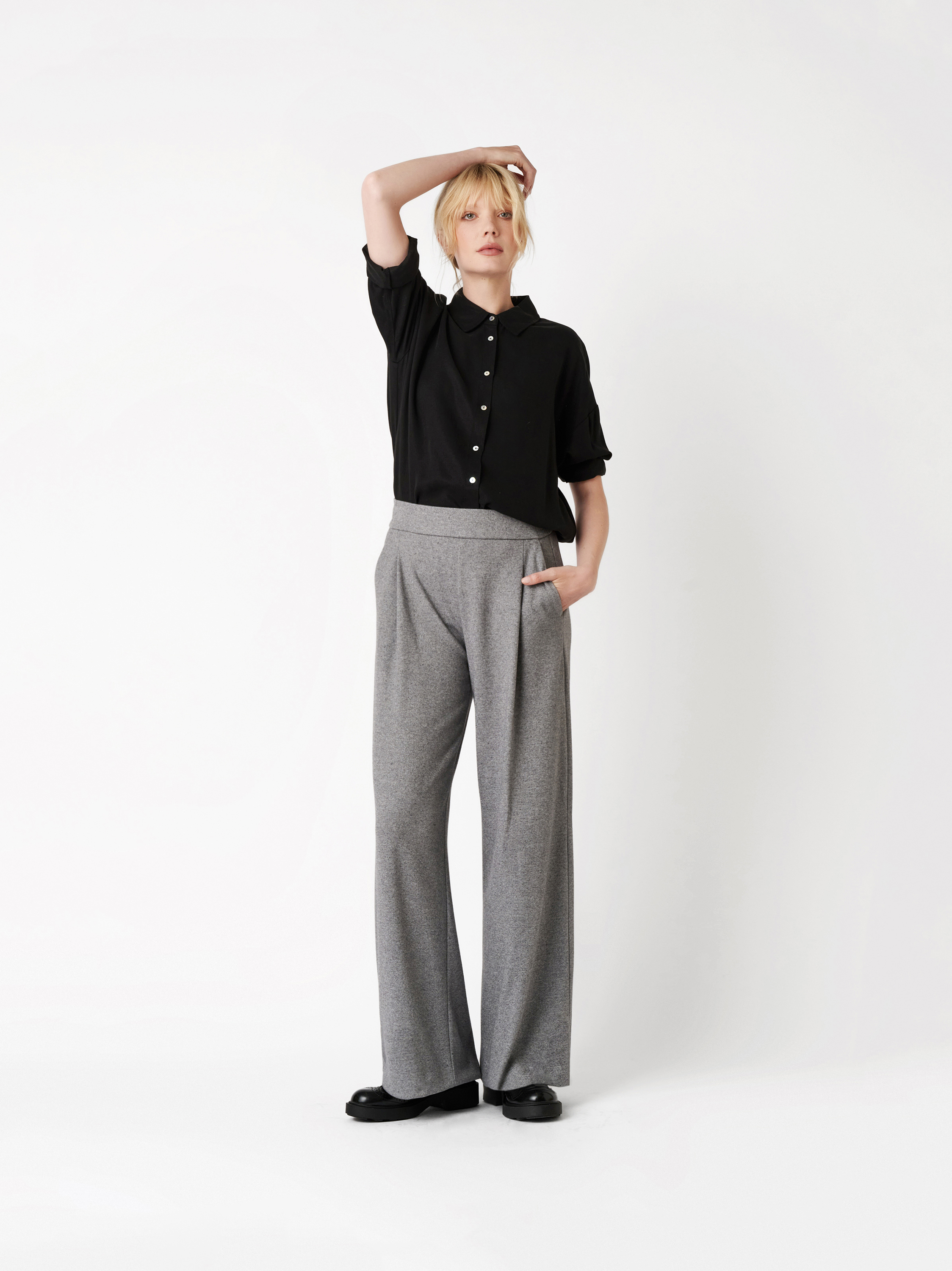 Trousers Mara_403 grey outfit view Trousers Mara_403 grey outfit view