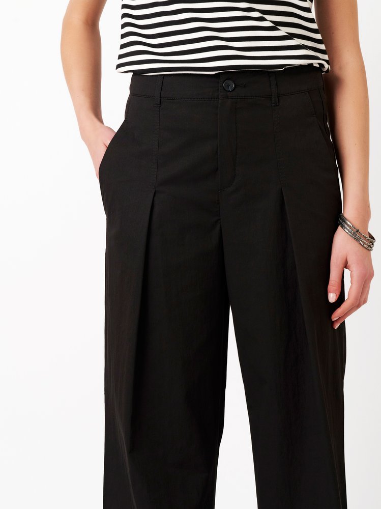 Womens trousers Mara Wide in black, wide-leg trousers made of papertouch cotton, detail view