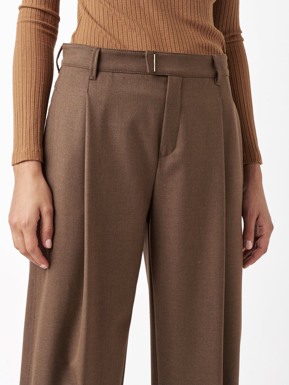 Trousers Mara_392 brown detail view Trousers Mara_392 brown detail view