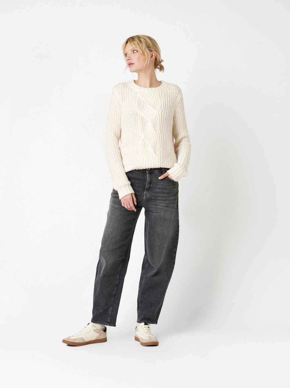 Jeans Mara_375 mid grey outfit view