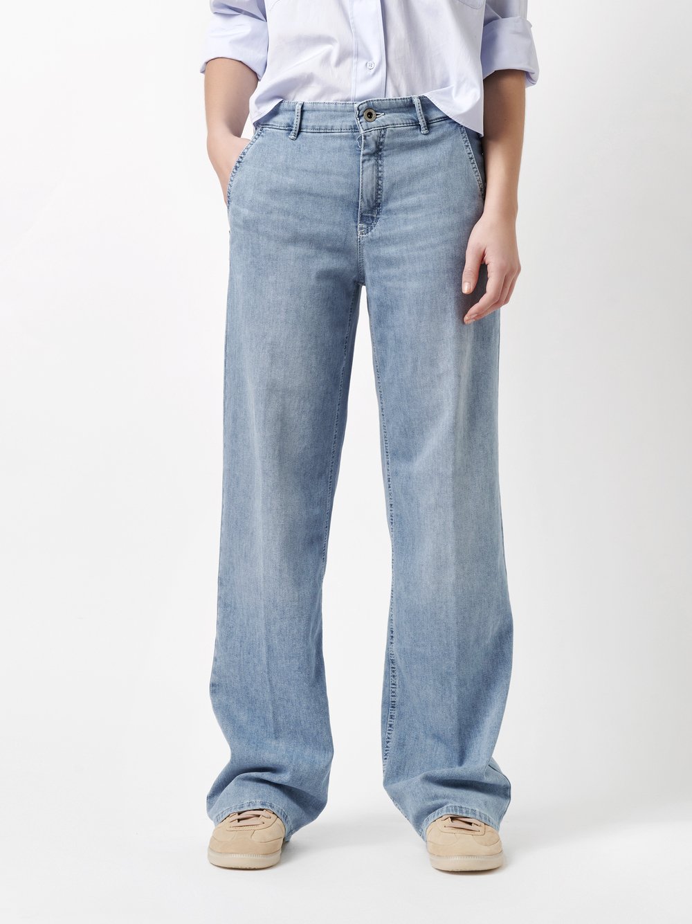 Jeans Audrey1_085 light blue front view Jeans Audrey1_085 light blue front view