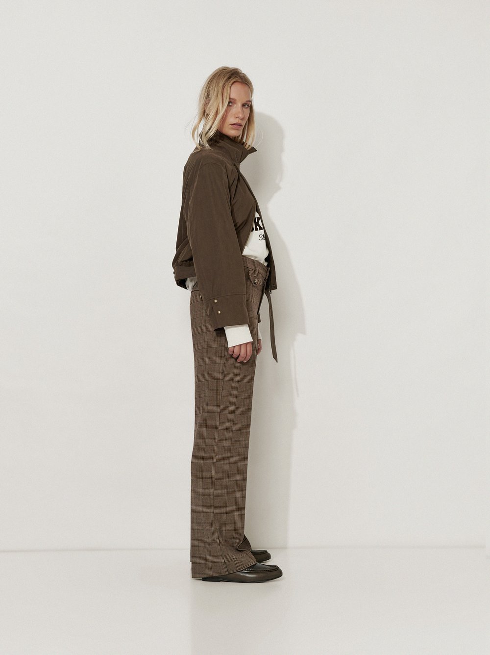 Womens trousers Audrey Flared in Navy, flared trousers in glen check, front view worn by model