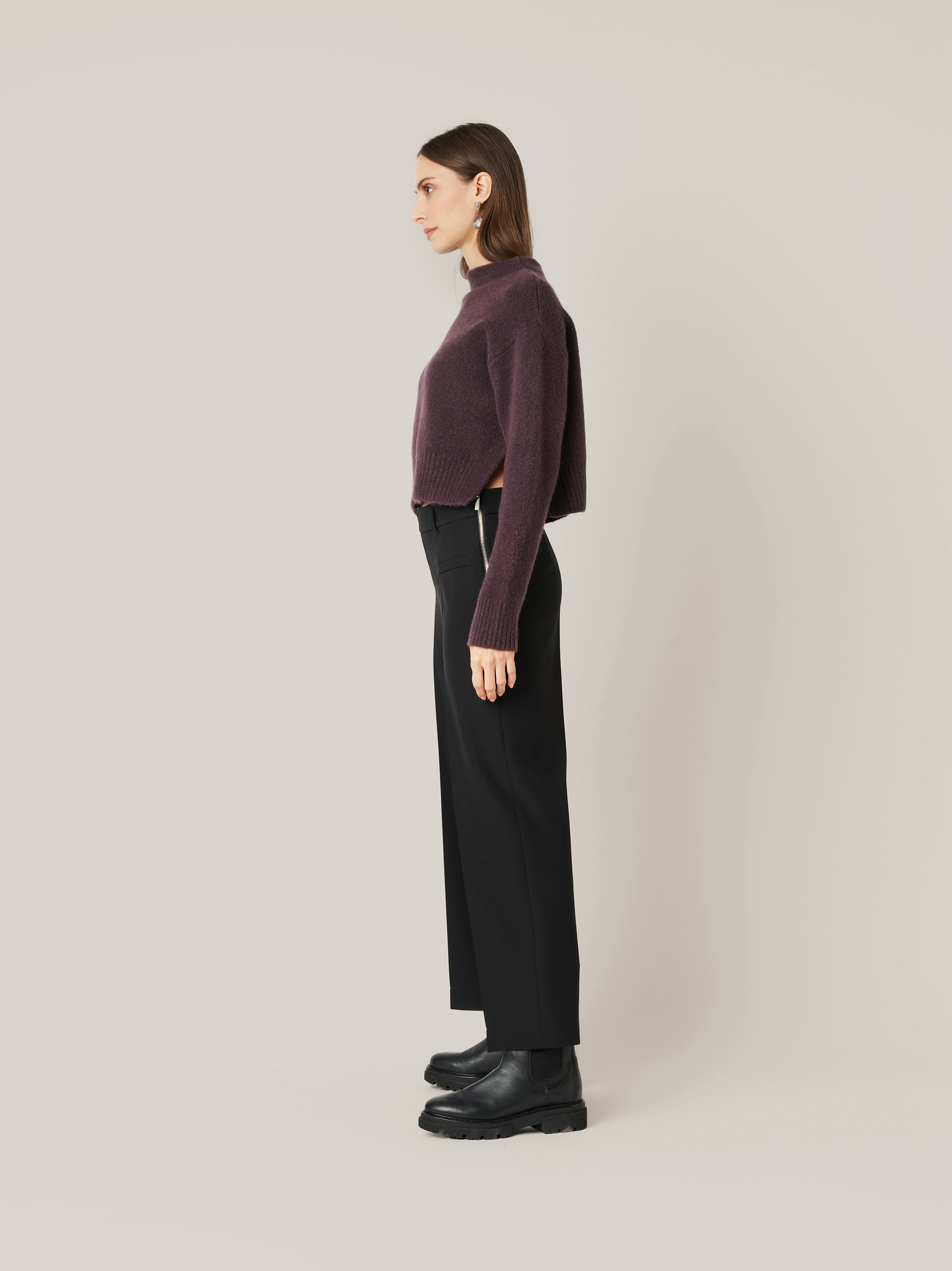 Womens trousers Mara_398 in black, elegant culotte, outfit view worn by model