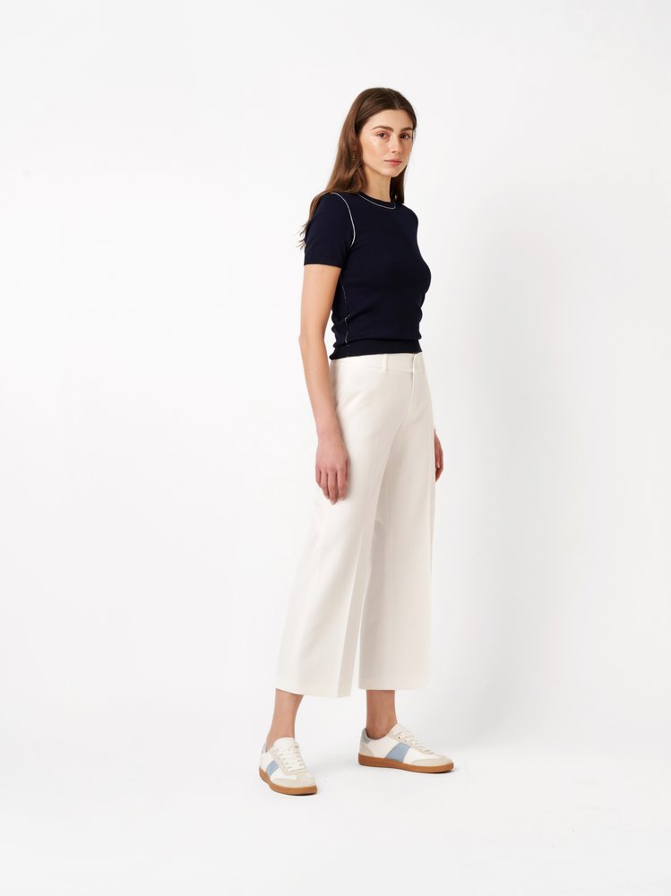 Womens trousers May Culotte in white, fluid culottes in crepe, outfit view worn by model