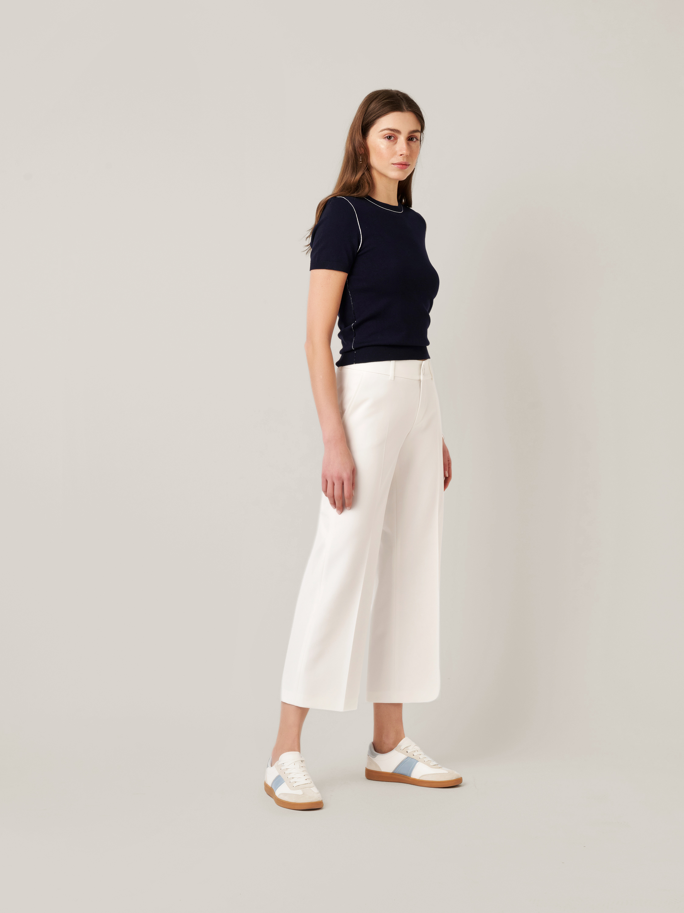 Womens trousers May Culotte in white, fluid culottes in crepe, outfit view worn by model