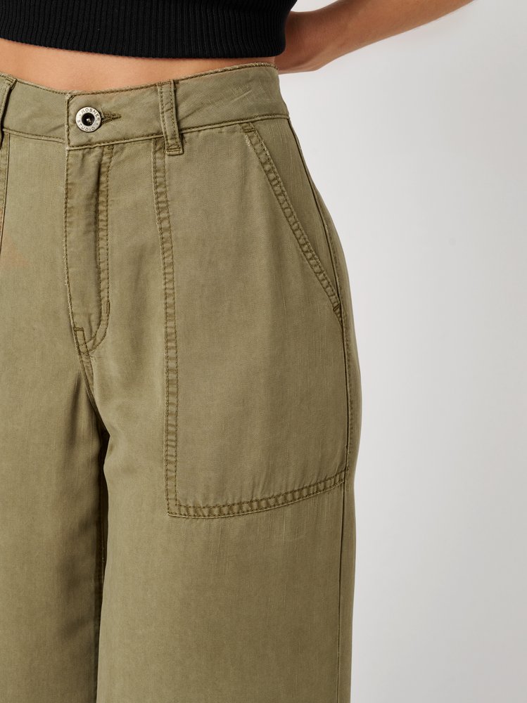 Womens trousers Mara Wide in khaki, wide-leg trousers in cargo style, detail view