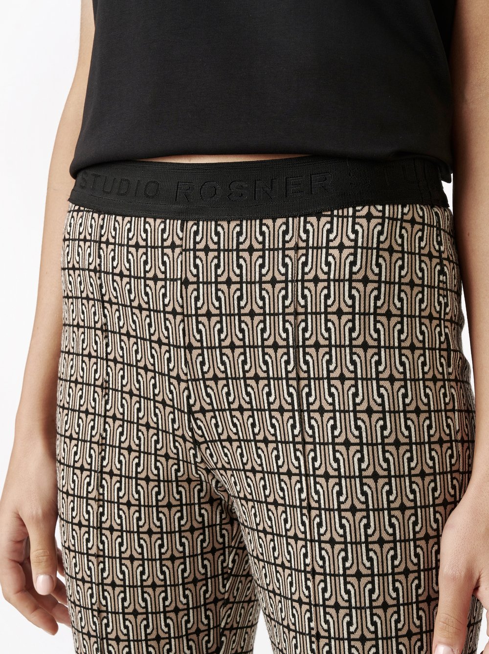 Hose Alisa_296 black/brown Detailansicht