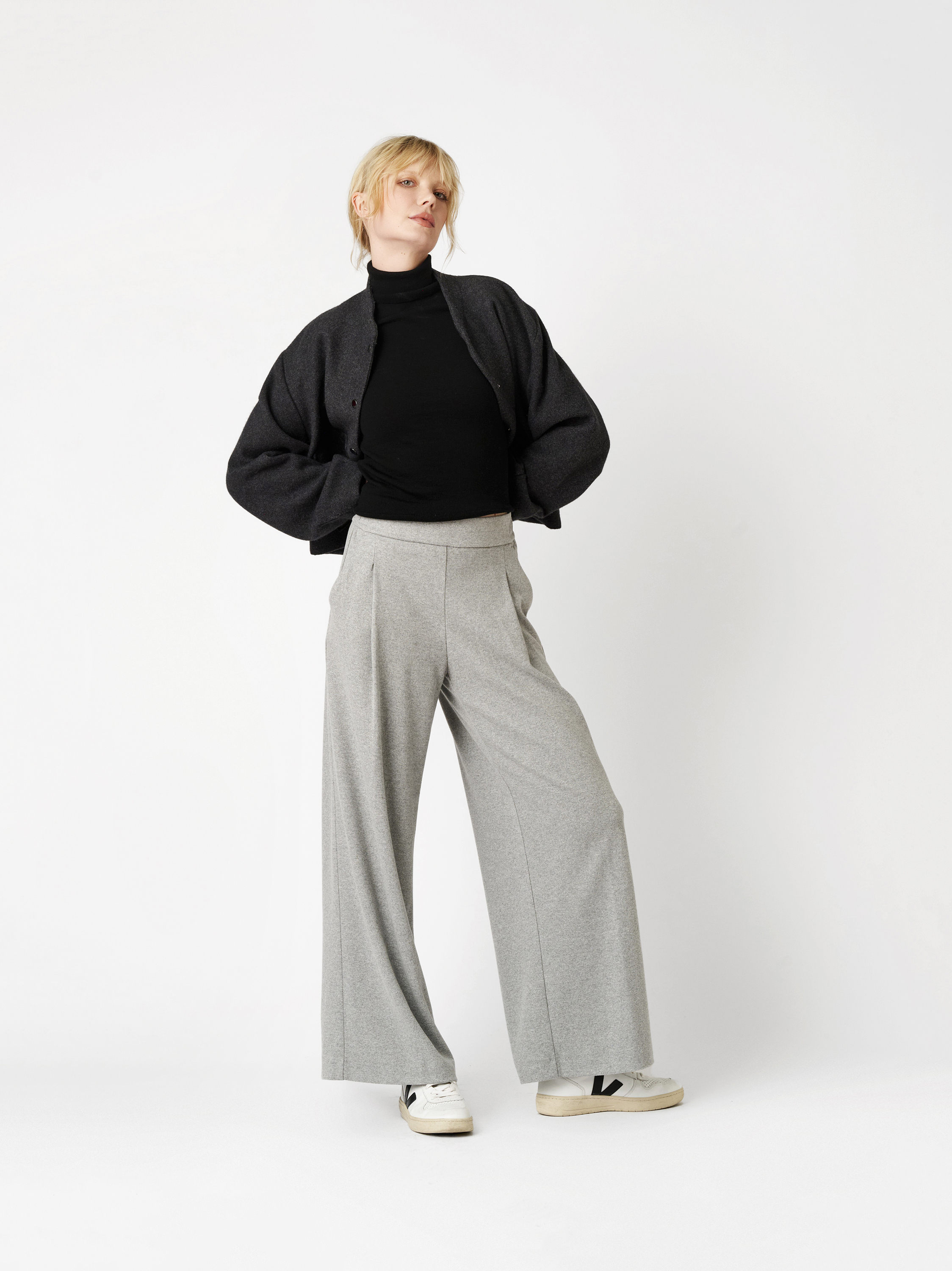 Hose Mara_403 light grey Outfitansicht Hose Mara_403 light grey Outfitansicht