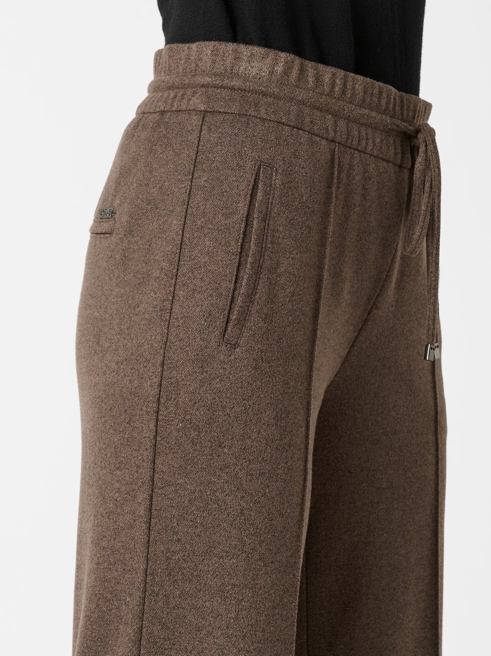 Hose May_452 brown Detailansicht