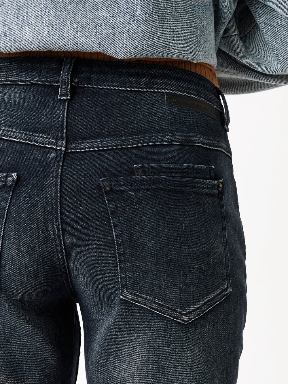 Jeans Masha_155 dark blue detail view Jeans Masha_155 dark blue detail view