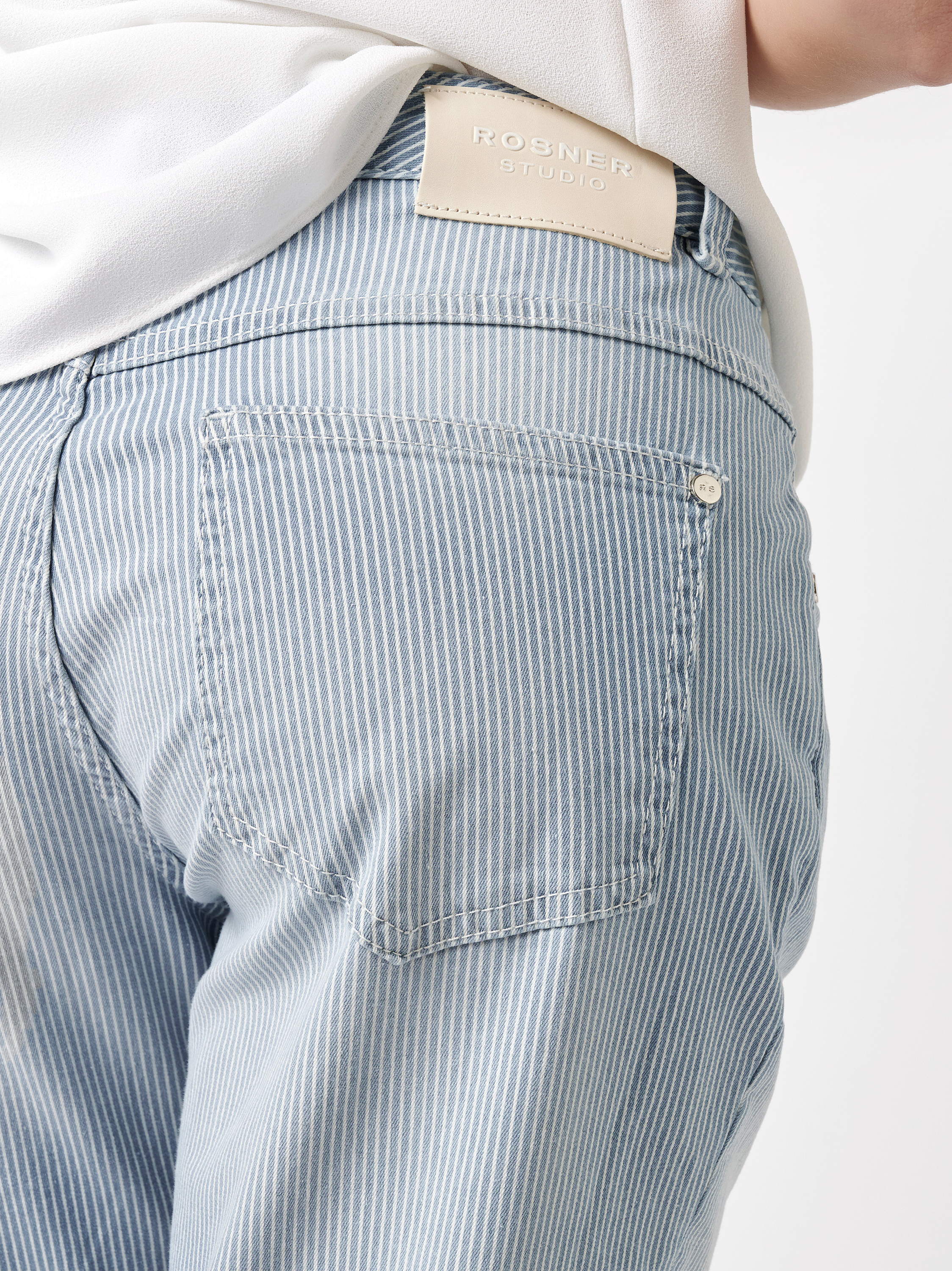 Jeans Masha_097 blue/white detail view Jeans Masha_097 blue/white detail view