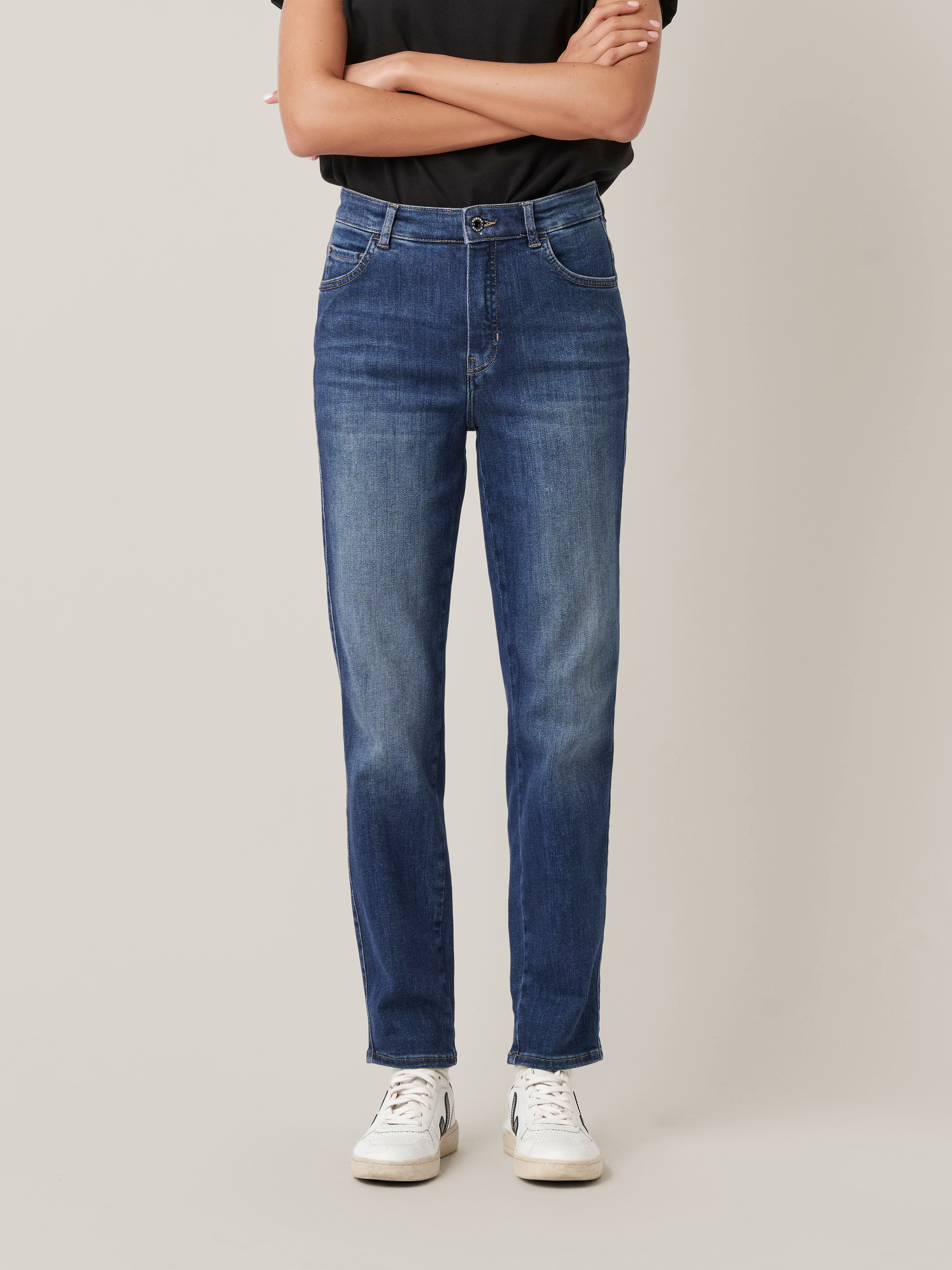 Womens jeans Audrey1 in mid blue, high waist jeans, front view worn by model