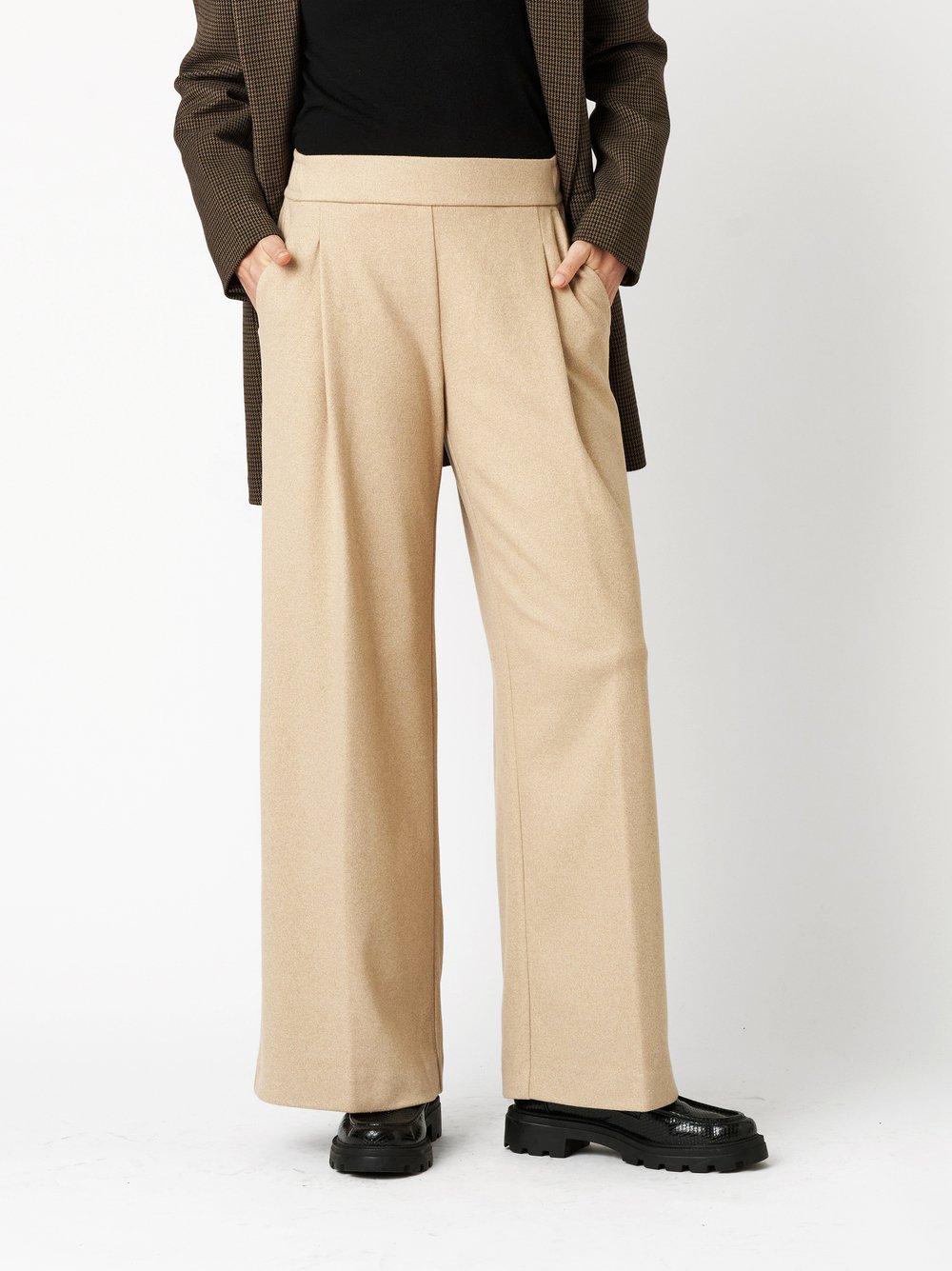Trousers Mara_403 sand front view Trousers Mara_403 sand front view
