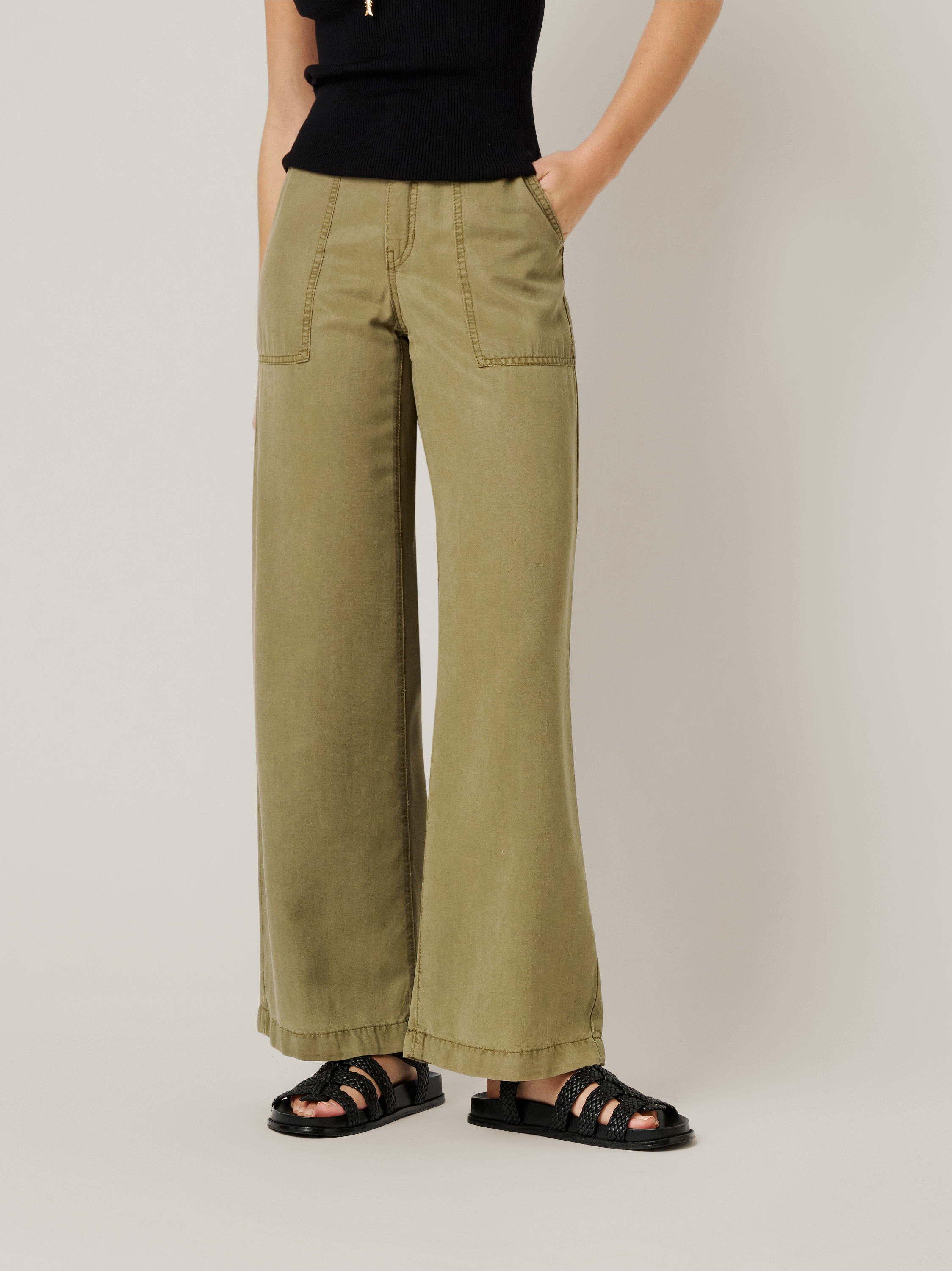 Womens trousers Mara Wide in khaki, wide-leg trousers in cargo style, front view worn by model