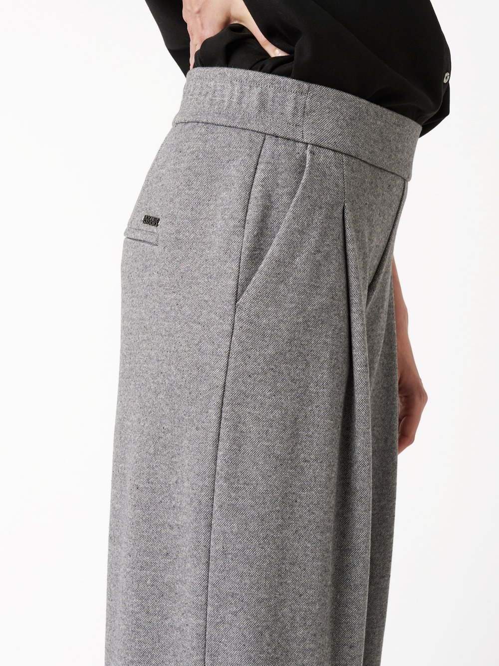 Trousers Mara_403 grey detail view