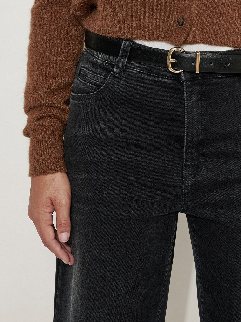 Womens jeans Mara Tapered in Anthracite, o-shape jeans, detail view