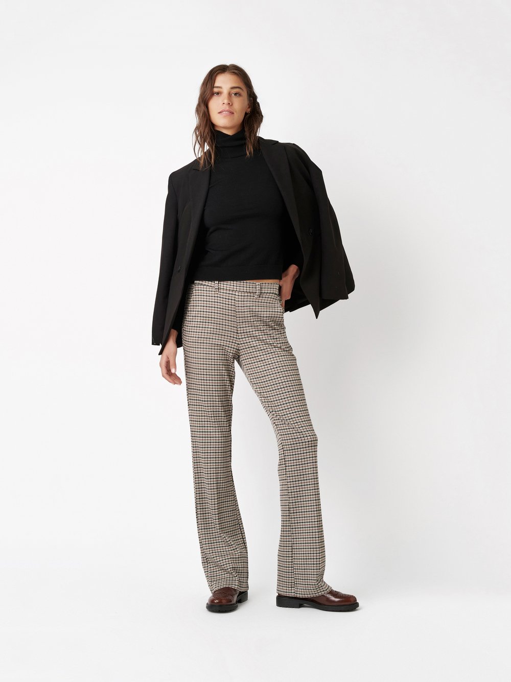 Trousers Alisa_337 brown/black outfit view Trousers Alisa_337 brown/black outfit view