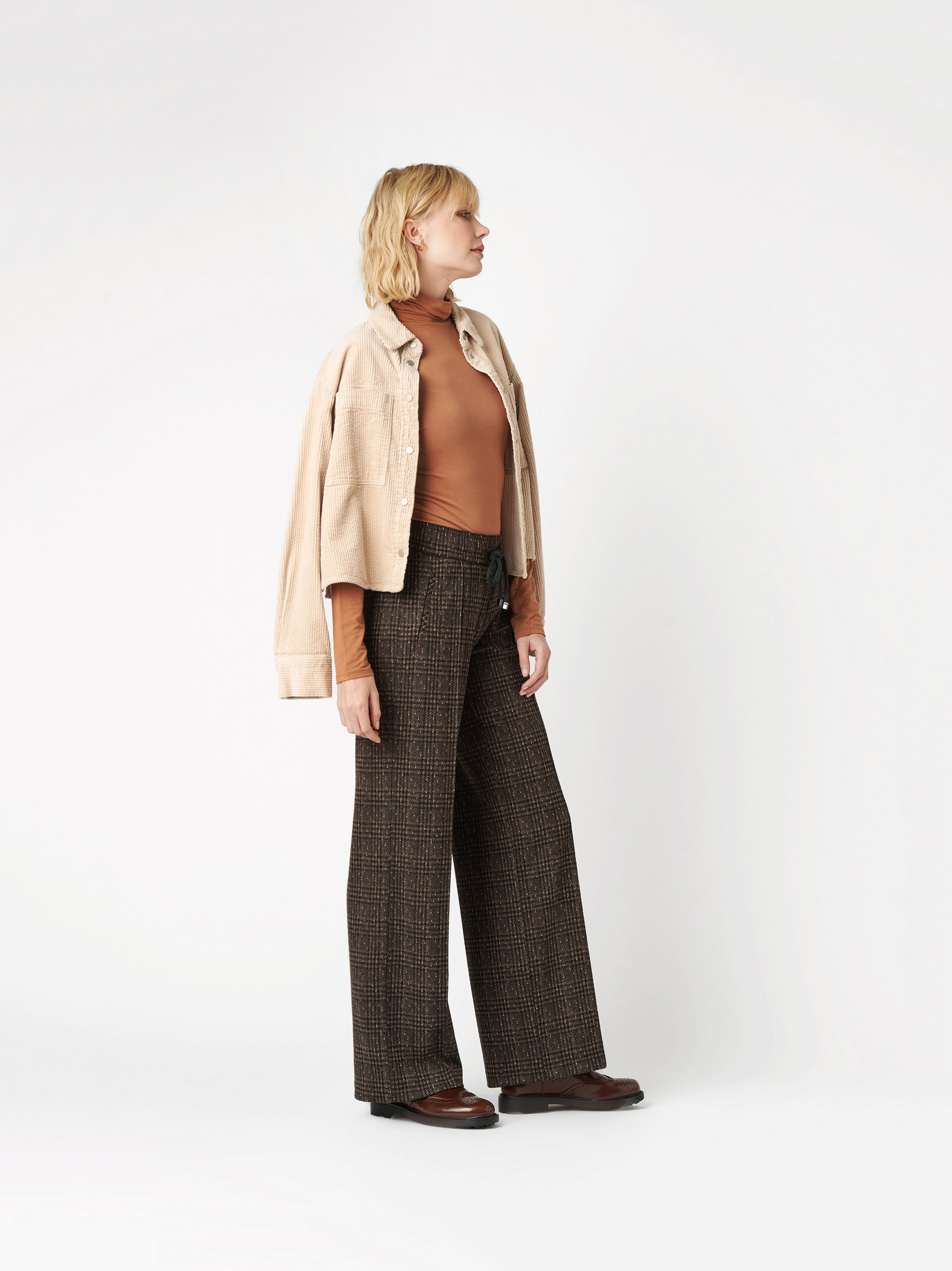 Trousers May_452 brown outfit view Trousers May_452 brown outfit view