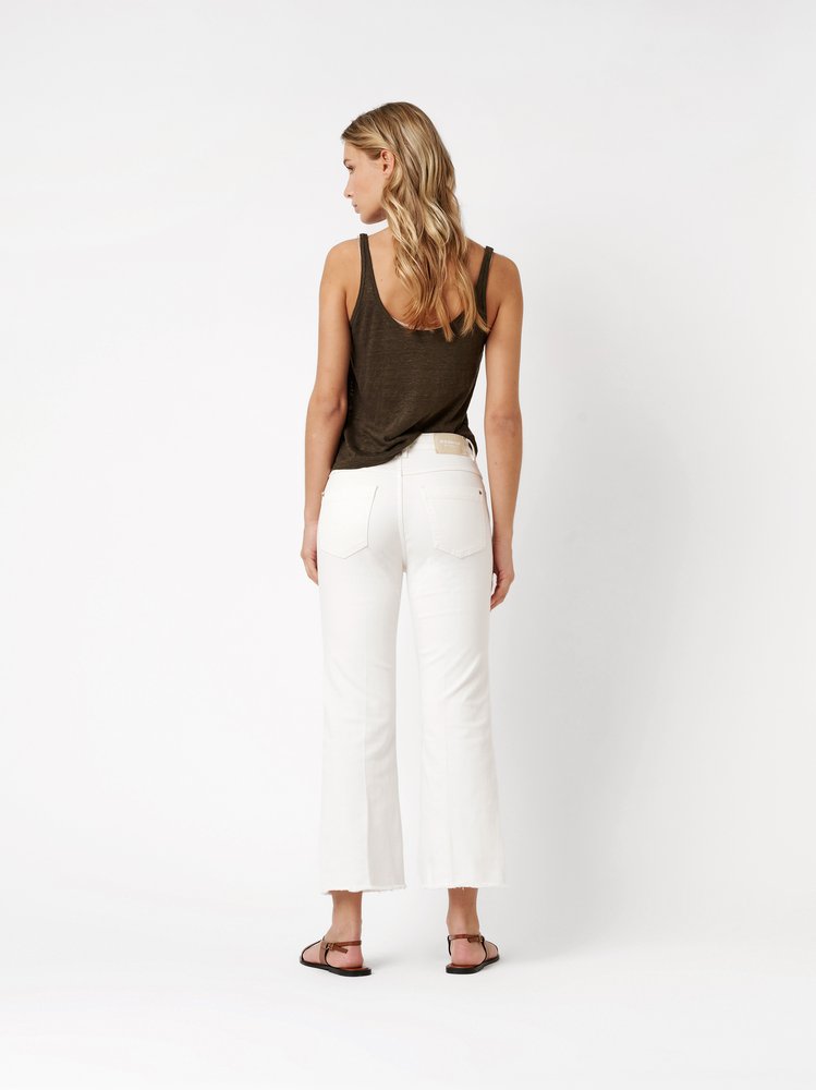 Womens jeans Antonia Bootcut in offwhite, flared jeans with raw hems, back view worn by model