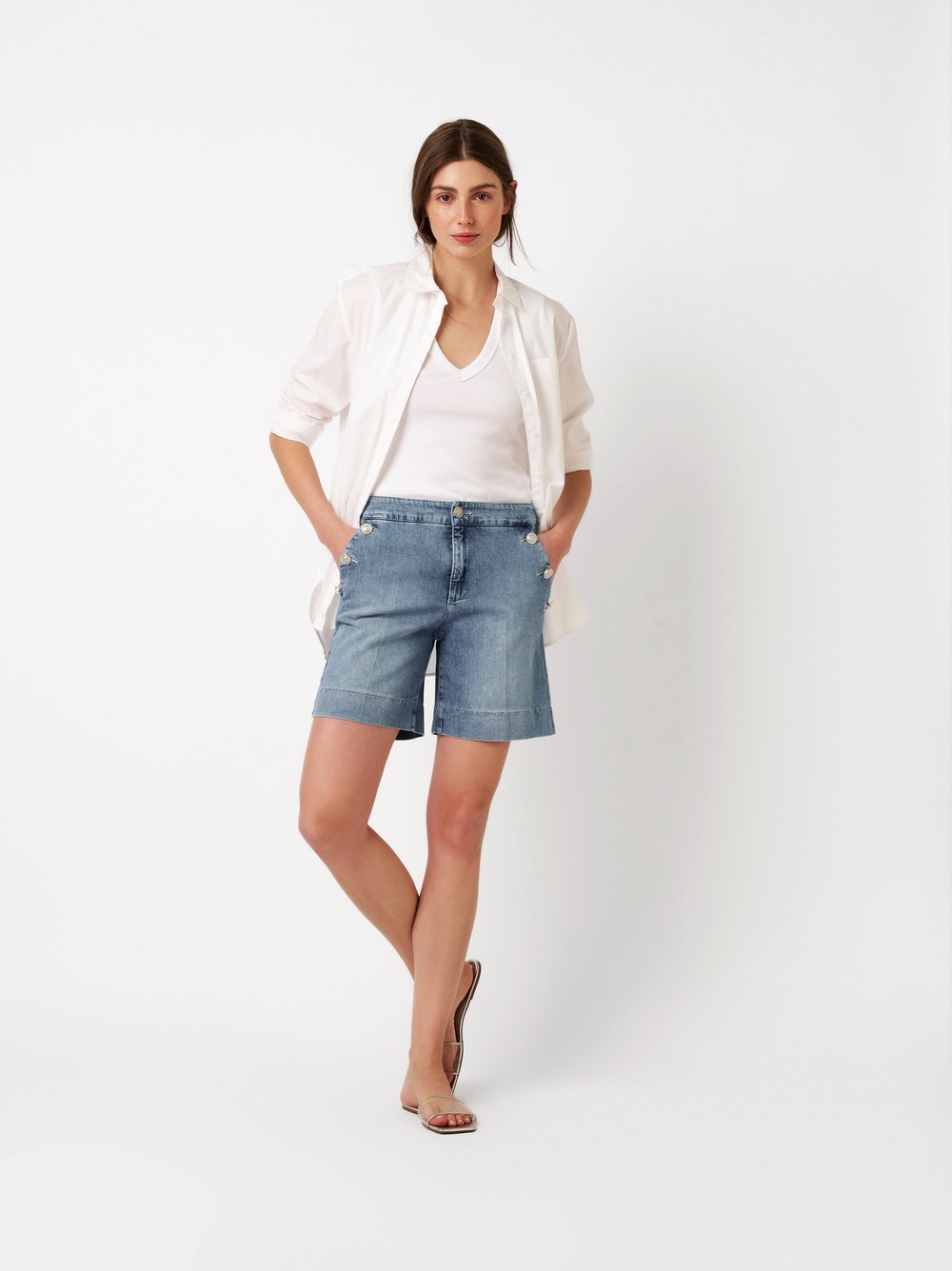 Womens shorts Mara Shorts in light blue, denim shorts with framed pockets, outfit view worn by model