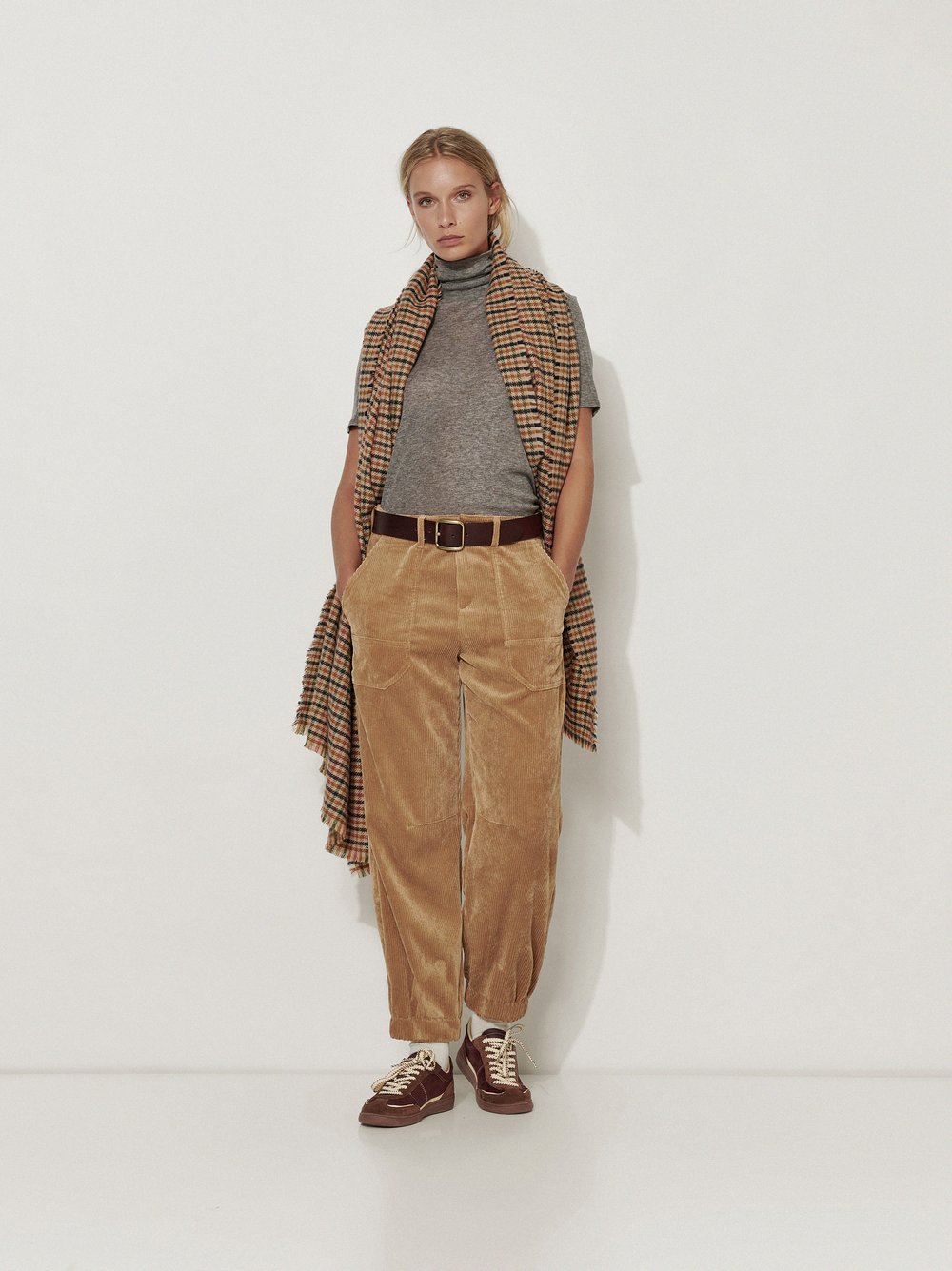 Womens trousers Mara Worker in Camel, corduroy joggers in a utility style, outfit view worn by model