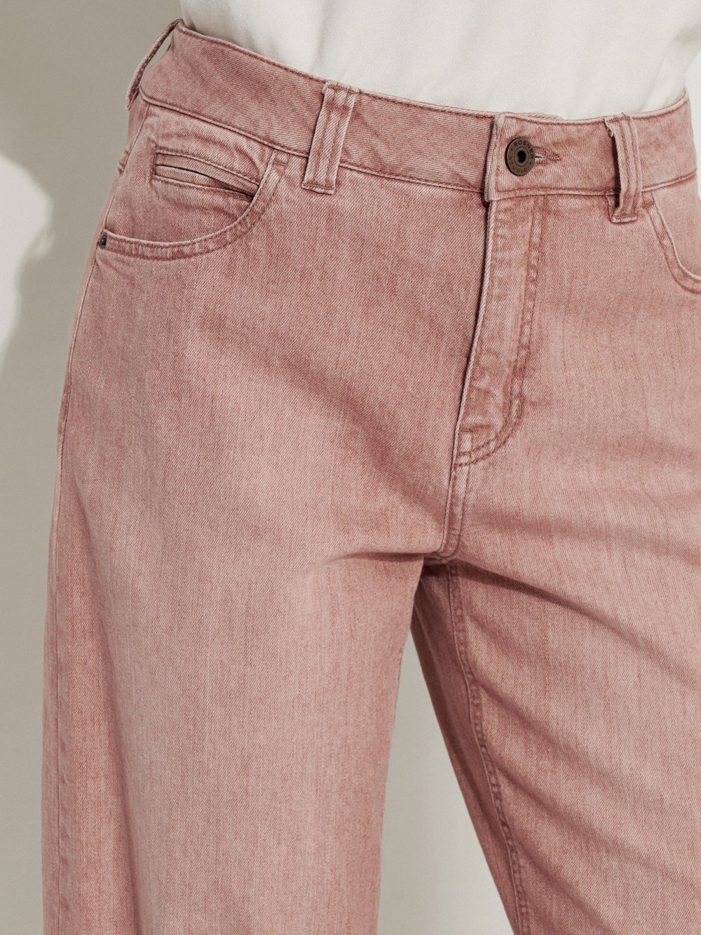 Womens jeans Mara Tapered in Rose, o-shape jeans in japanese denim, detail view