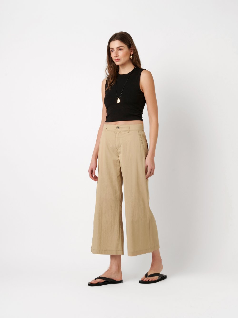 Womens trousers Mara Culotte in sand, culottes made of papertouch cotton, front view worn by model