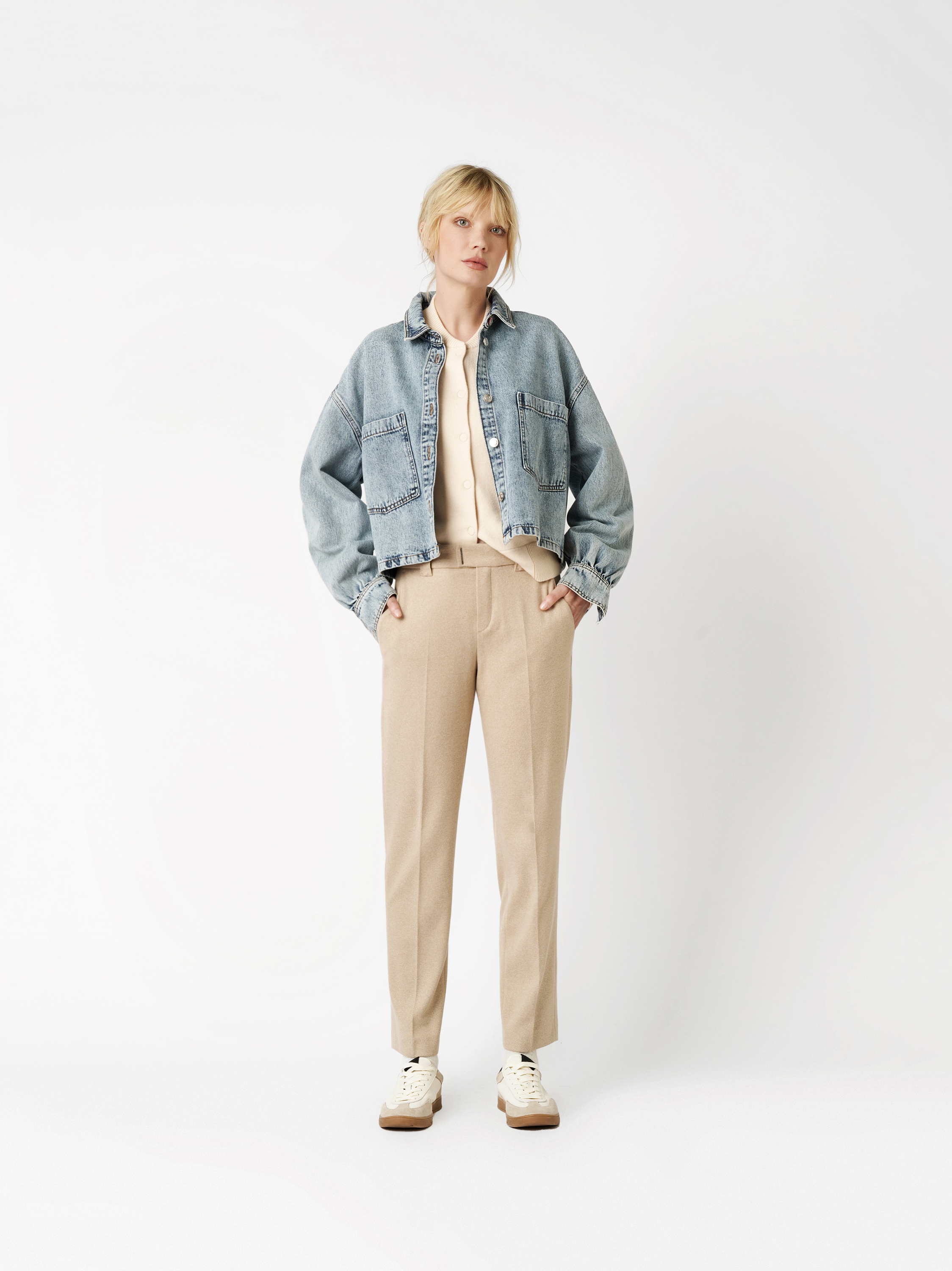 Hose May_458 sand Outfitansicht Hose May_458 sand Outfitansicht