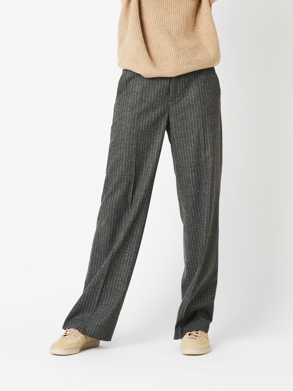 Trousers Mara_355 grey front view Trousers Mara_355 grey front view
