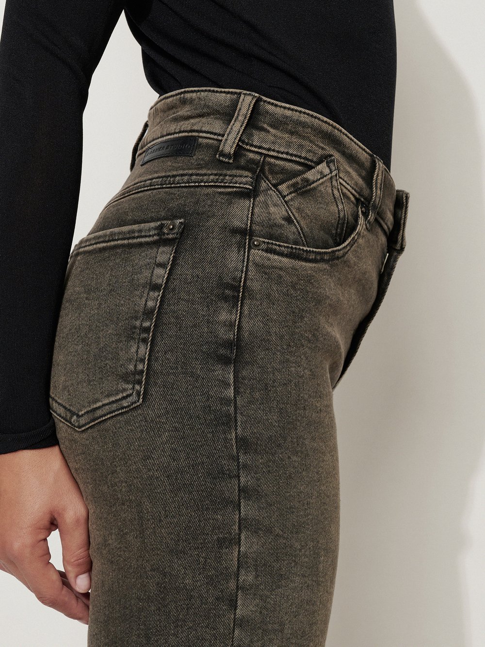 Straight-Fit Jeans with Raw Hem | Style »Audrey Straight« Dark Brown