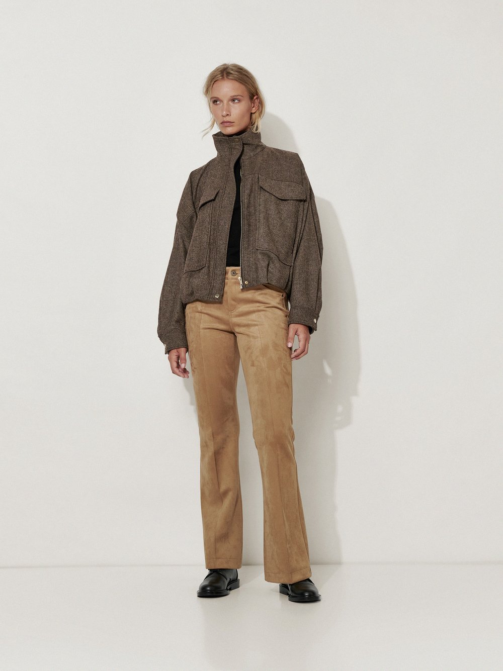 Womens trousers Antonia Bootcut in Camel, bootcut trousers in suede look, outfit view worn by model