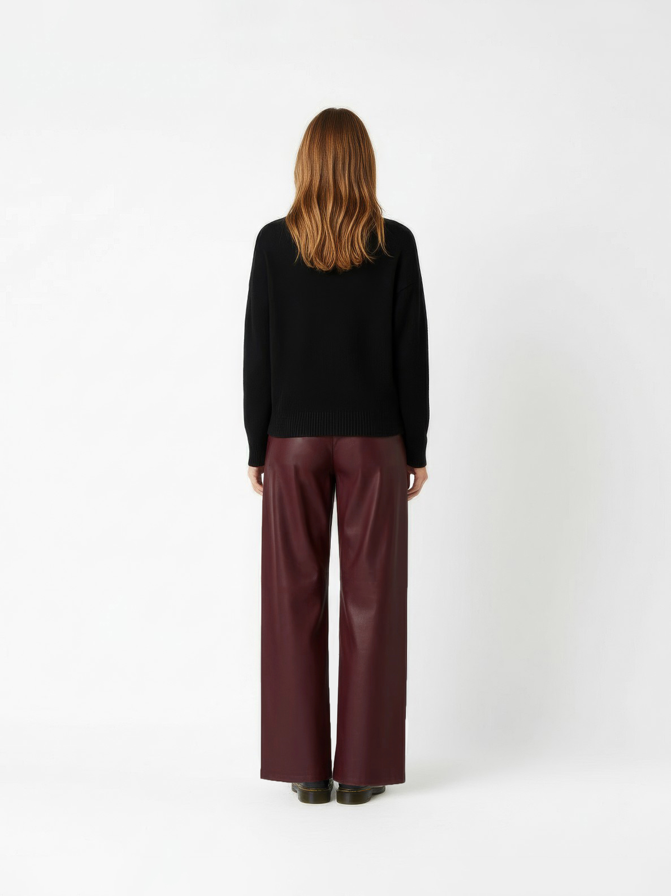 Trousers Mara_369 berry rear view Trousers Mara_369 berry rear view