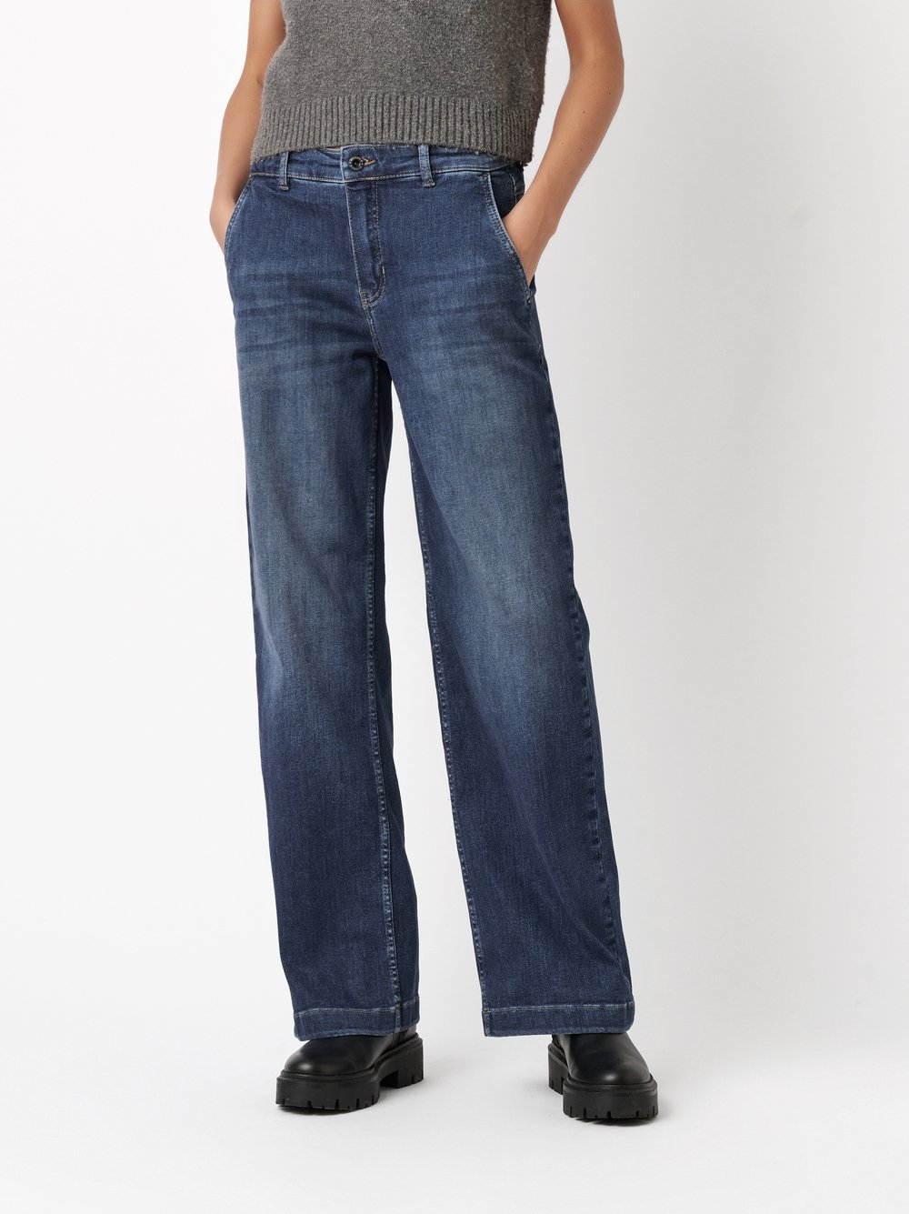 Jeans Audrey1_094 mid blue front view Jeans Audrey1_094 mid blue front view