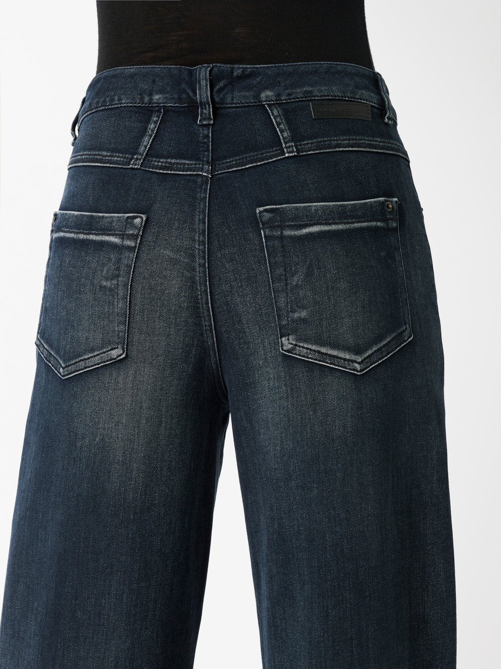 Jeans Mara_375 dark blue detail view Jeans Mara_375 dark blue detail view