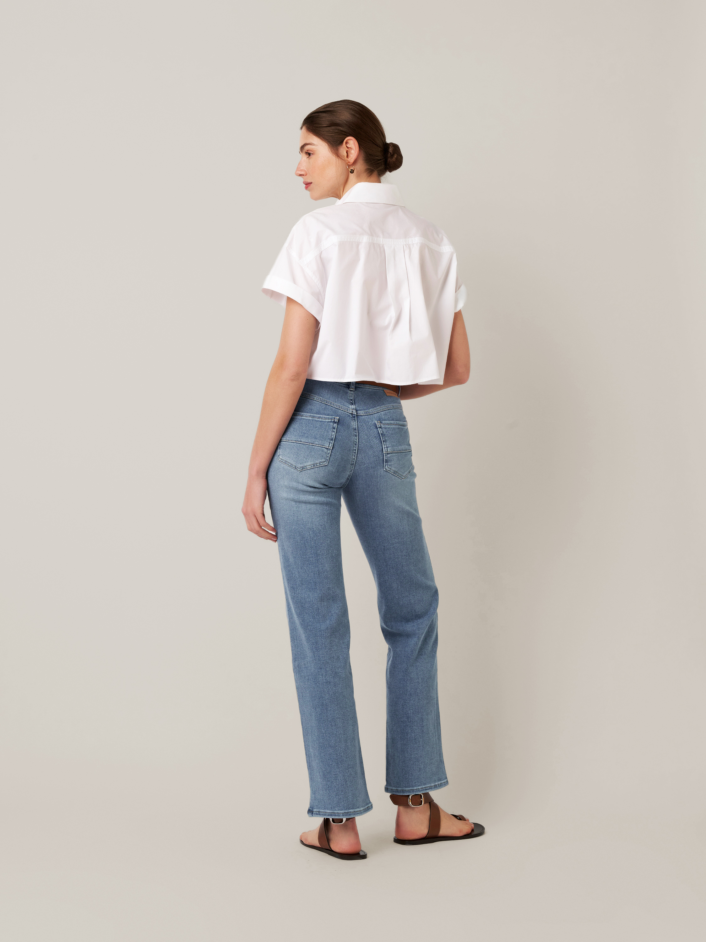 Womens jeans Audrey Straight in mid blue, straight-fit jeans with high waist, back view worn by model