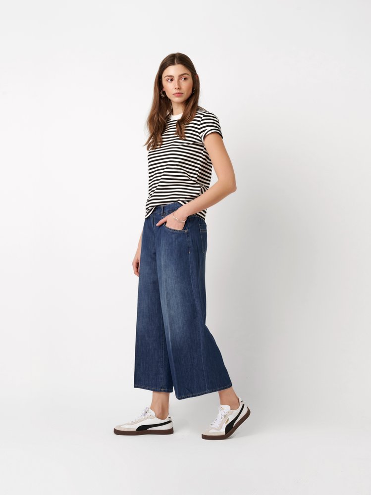 Womens jeans Masha Culotte in mid blue, summery denim culottes, front view worn by model