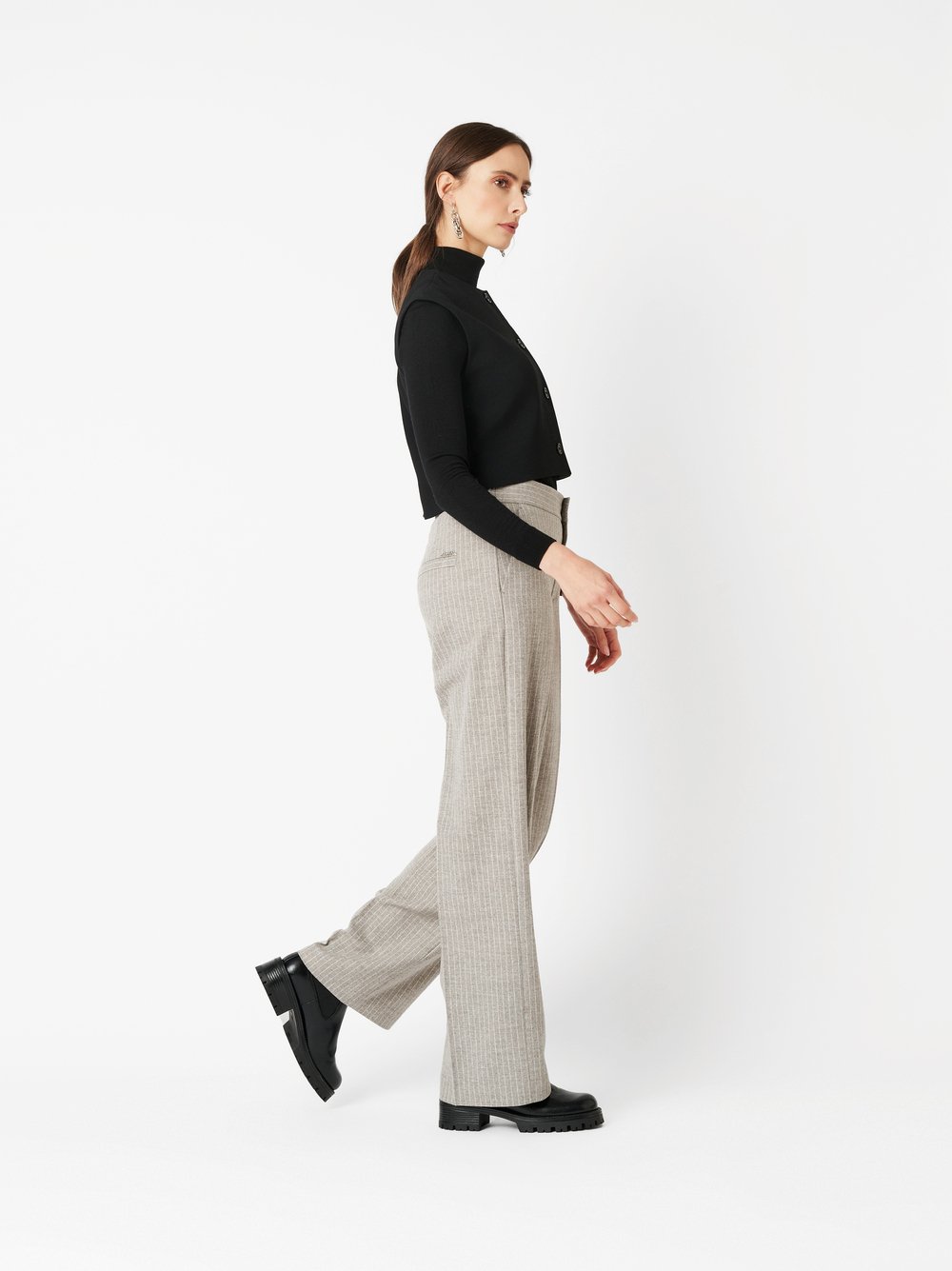 Trousers Mara_355 taupe outfit view