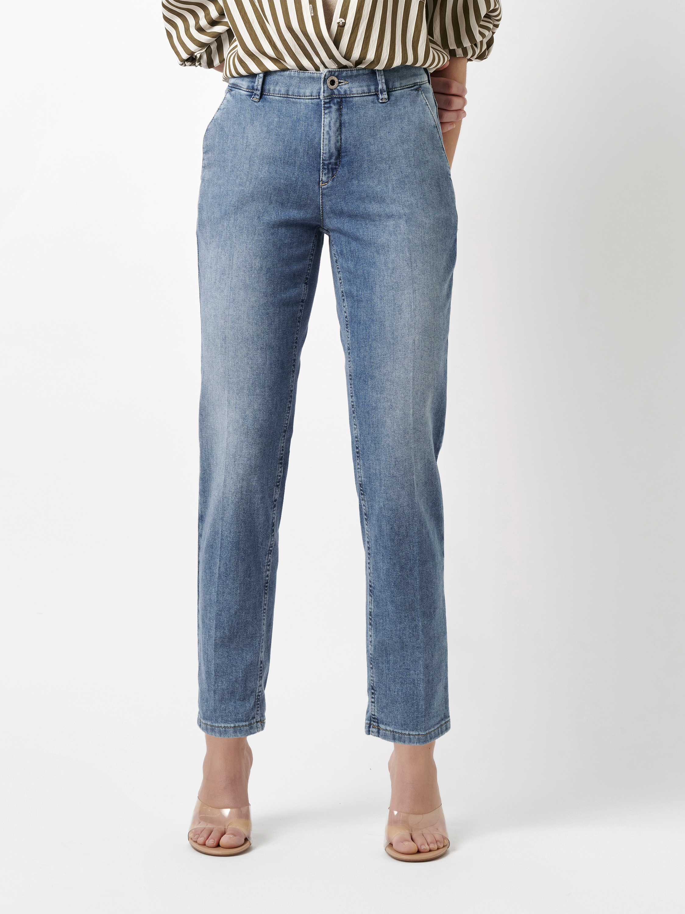 Jeans May_295 mid blue front view Jeans May_295 mid blue front view