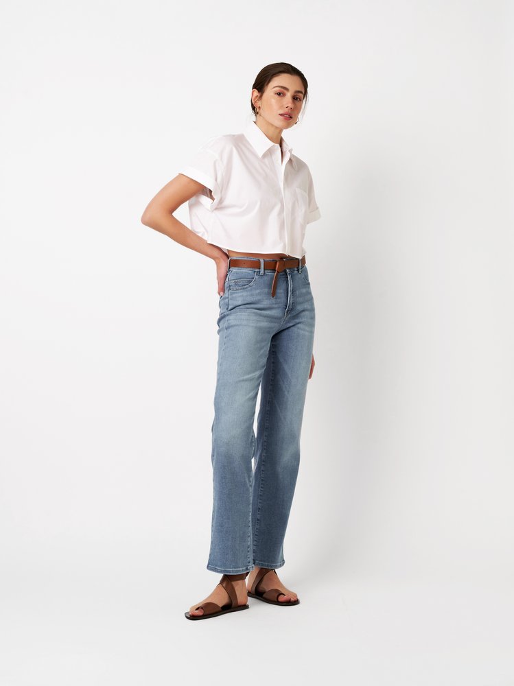 Womens jeans Audrey Straight in mid blue, straight-fit jeans with high waist, outfit view worn by model