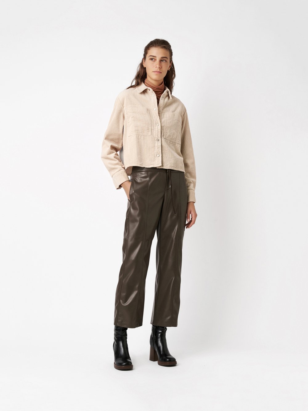 Trousers May_454 brown outfit view Trousers May_454 brown outfit view