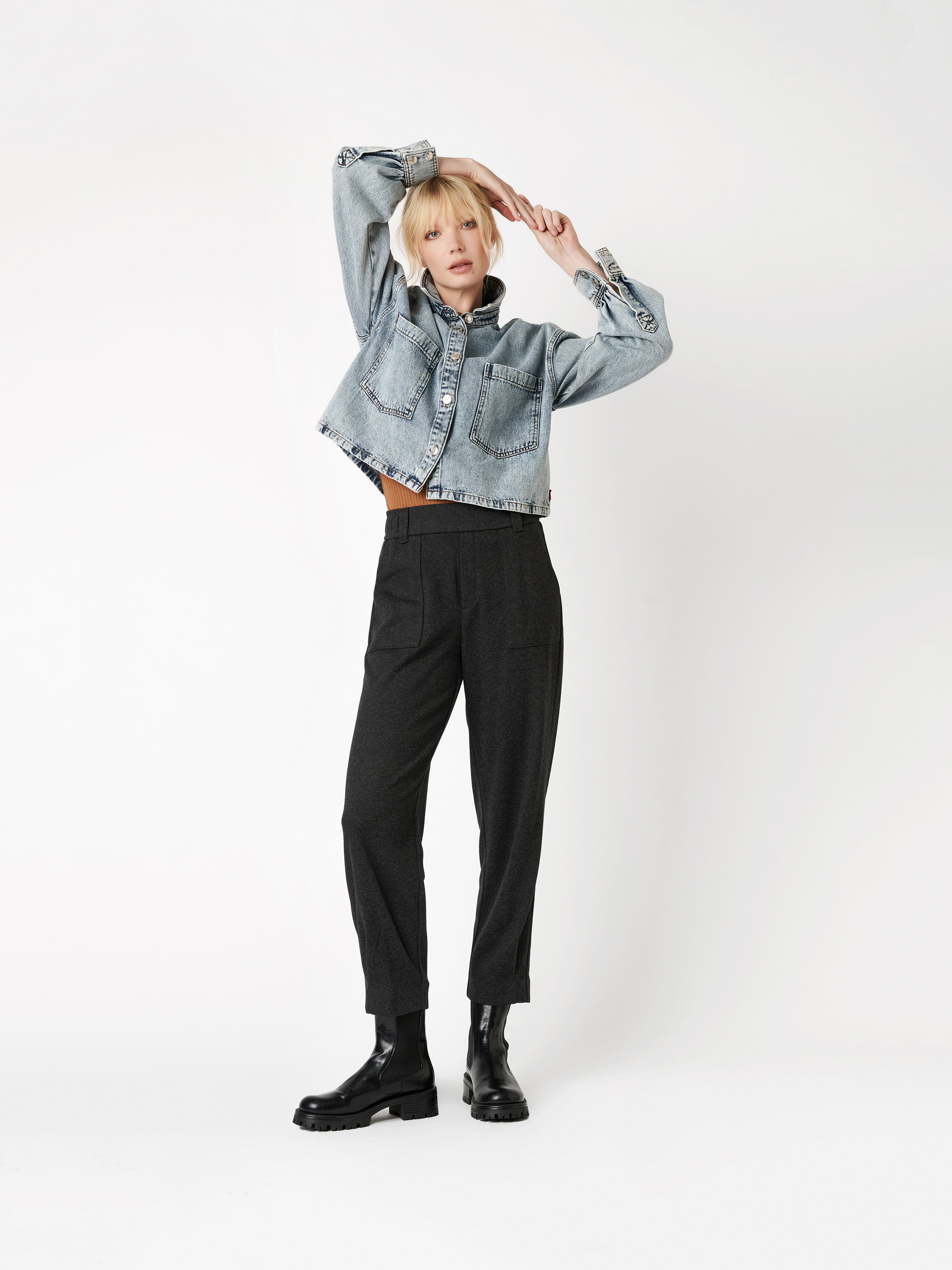 Hose Mara_406 dark grey Outfitansicht Hose Mara_406 dark grey Outfitansicht