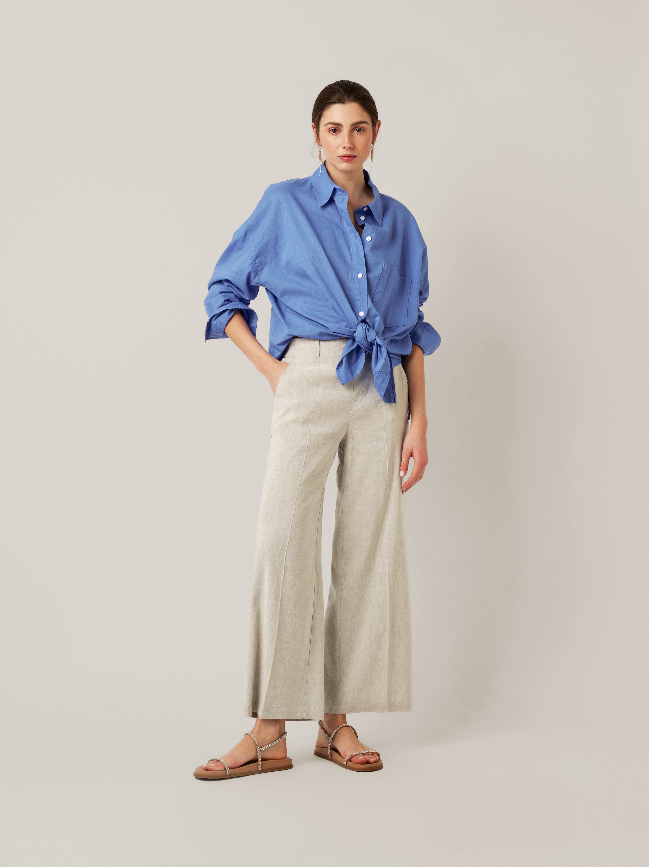 Womens trousers Mara Wide in grey, wide-leg linen trousers, front view worn by model